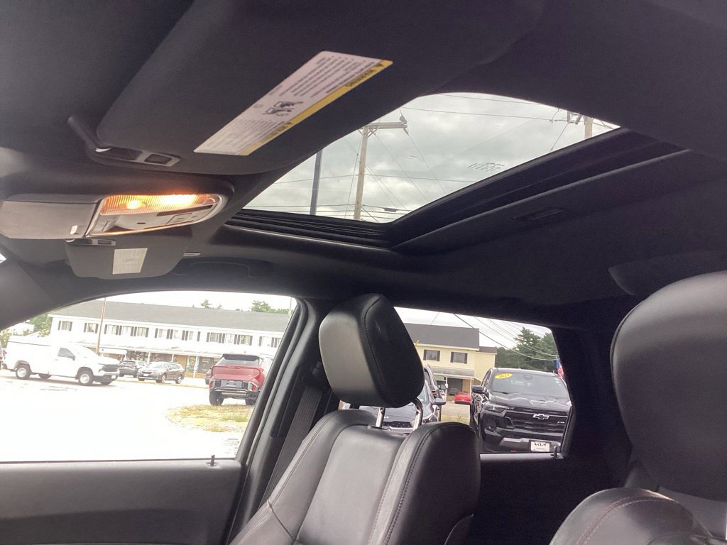 Used 2022 Dodge Durango R/T w/ Blacktop Package AWD/4WD image 16