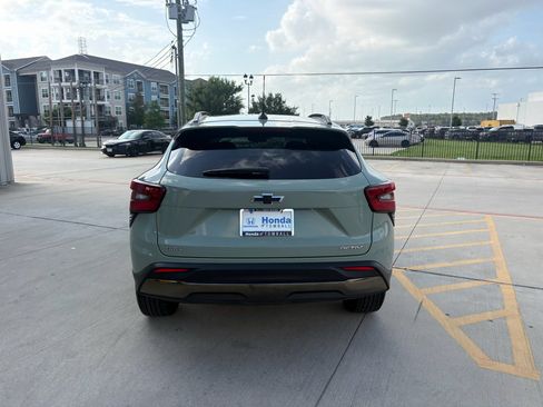 Used 2025 Chevrolet Trax ACTIV w/ Sunroof Package FWD image 7
