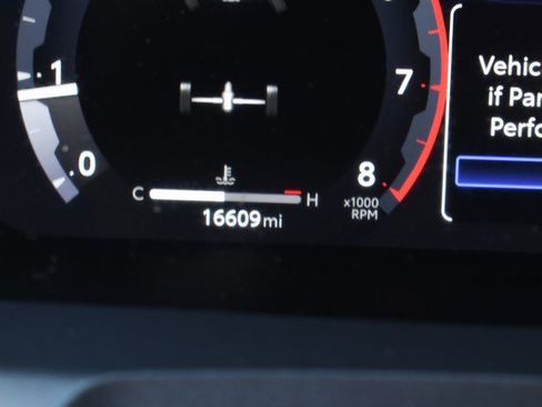 Certified 2025 Toyota Tacoma TRD Off-Road image 32