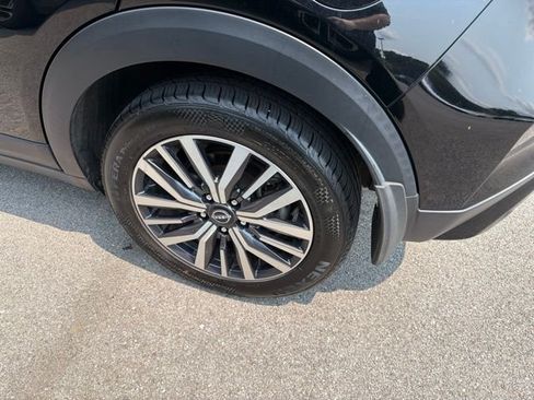 Used 2023 Nissan Kicks SV FWD image 7