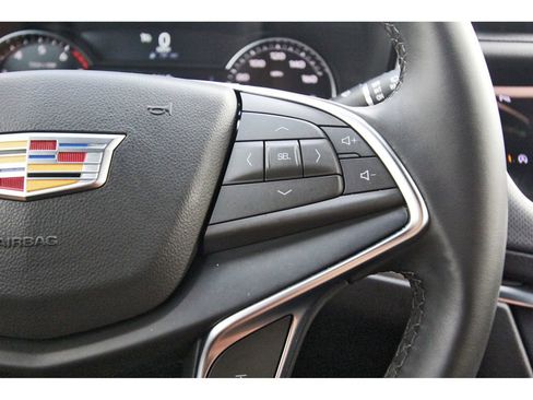 Certified 2025 Cadillac XT5 Luxury image 16