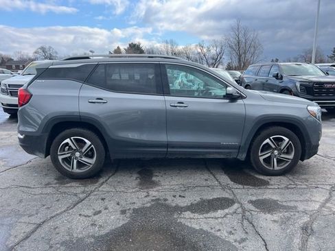 Used 2021 GMC Terrain SLT w/ Infotainment Package II image 4