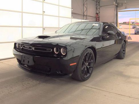 Used 2023 Dodge Challenger GT image 2
