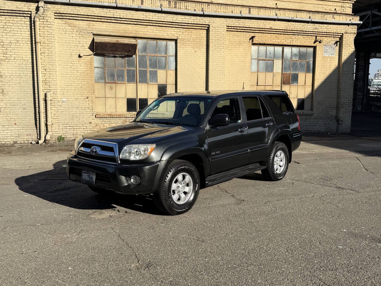 Used 2007 Toyota 4Runner SR5 AWD/4WD image 2