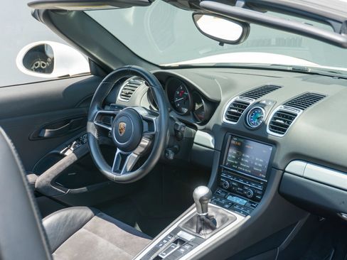 Used 2016 Porsche Boxster Spyder RWD image 58