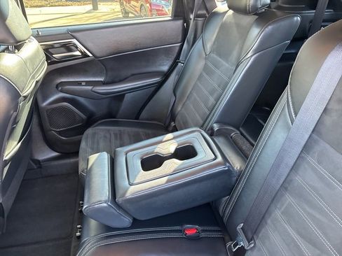 Used 2024 Mitsubishi Outlander SE Black Edition image 29