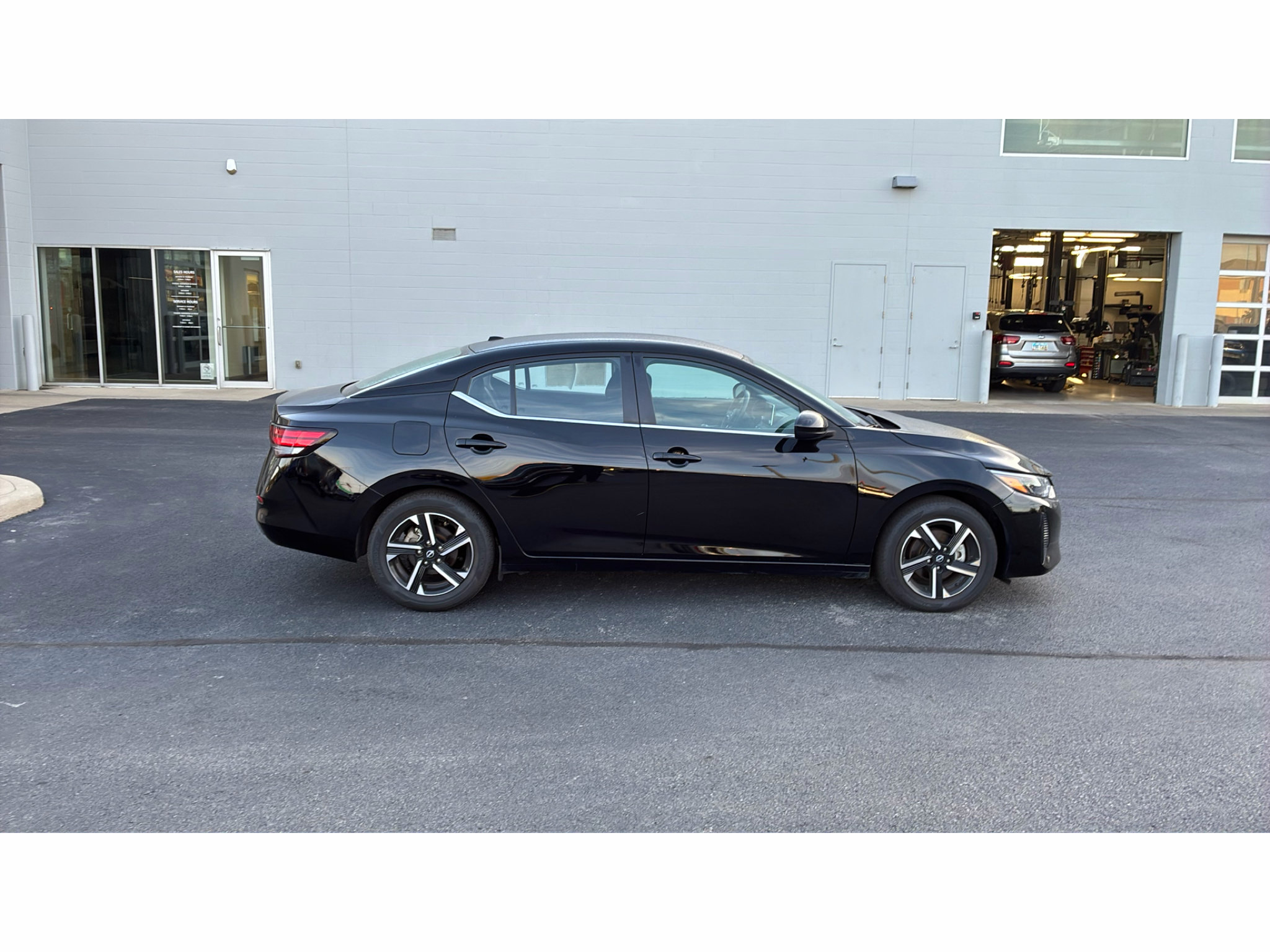 Used 2025 Nissan Sentra SV FWD image 8