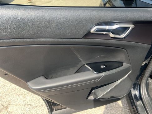 Used 2023 Kia Sportage EX image 10
