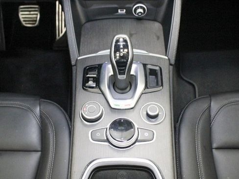 Used 2022 Alfa Romeo Stelvio Ti image 19