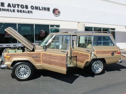 Used 1990 Jeep Grand Wagoneer image 20