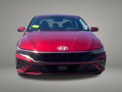 Used 2024 Hyundai Elantra Limited FWD image 9