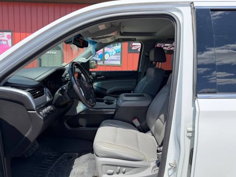 Used 2015 Chevrolet Suburban LT w/ Luxury Package AWD/4WD image 12