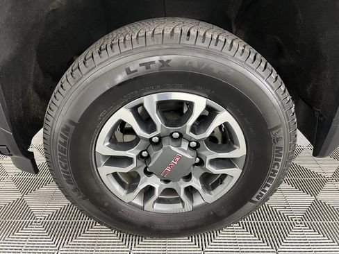 Used 2024 GMC Sierra 3500 SLE image 11