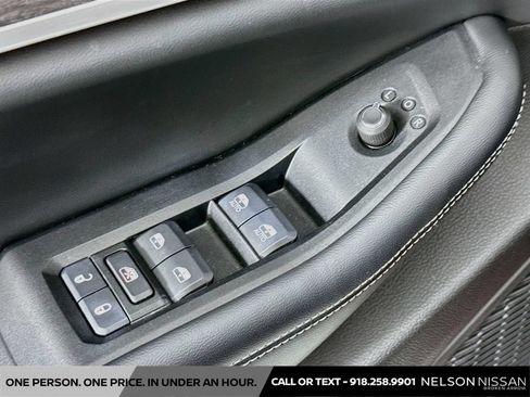 Used 2023 Jeep Grand Cherokee L Limited AWD/4WD image 18