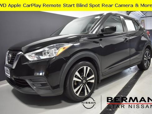 Used 2020 Nissan Kicks SV image 1