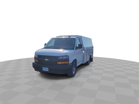New 2025 Chevrolet Express 3500 Work Van w/ Power Convenience Package image 3