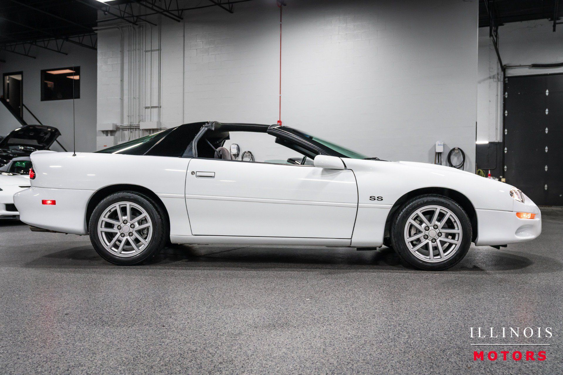 Used 2000 Chevrolet Camaro Z28 w/ SS Performance/Appearance Pkg RWD image 6