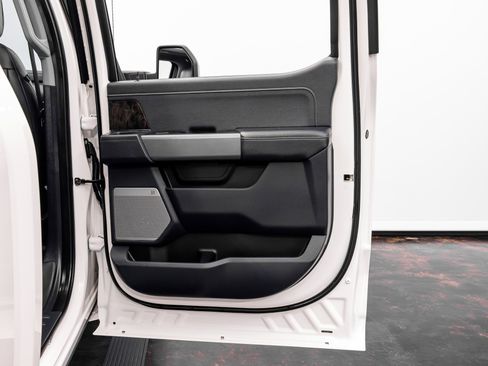 Used 2024 Ford F250 Lariat w/ Lariat Ultimate Package image 39