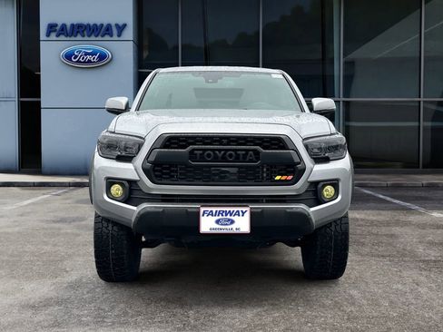 Used 2021 Toyota Tacoma TRD Off-Road w/ Technology Package AWD/4WD image 3