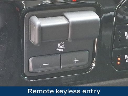 Used 2023 Chevrolet Silverado 1500 High Country w/ Technology Package image 12