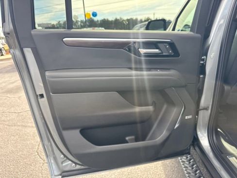 New 2026 Chevrolet Suburban Z71 w/ Comfort Package image 23