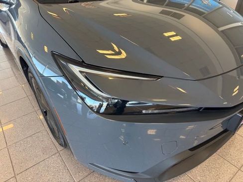 Used 2023 Toyota Prius LE image 9