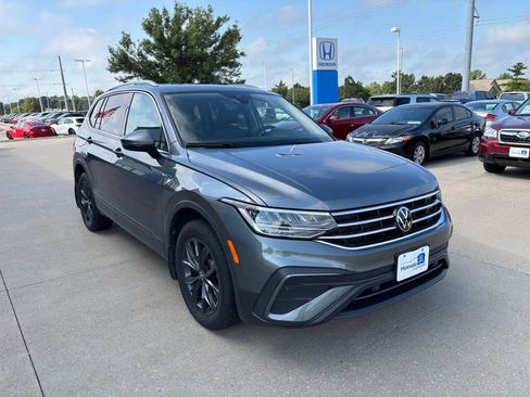 Used 2024 Volkswagen Tiguan SE AWD/4WD image 3