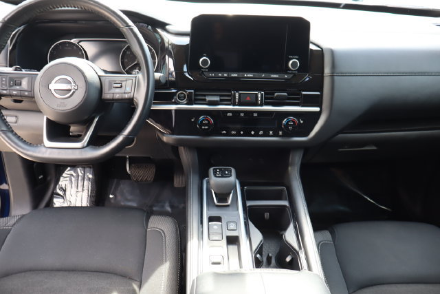Used 2024 Nissan Pathfinder SV FWD image 31