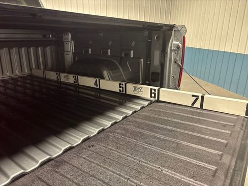 Used 2025 Chevrolet Silverado 1500 Custom image 15