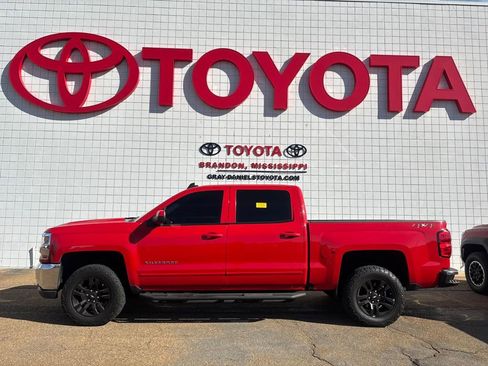 Used 2018 Chevrolet Silverado 1500 LT w/ All Star Edition image 2