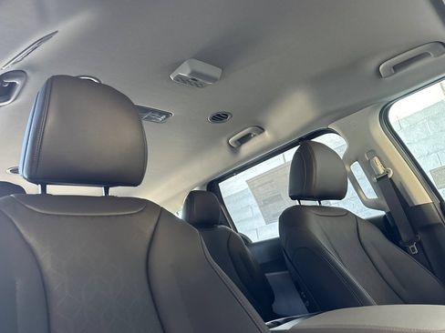 New 2026 Kia Carnival EX FWD image 17