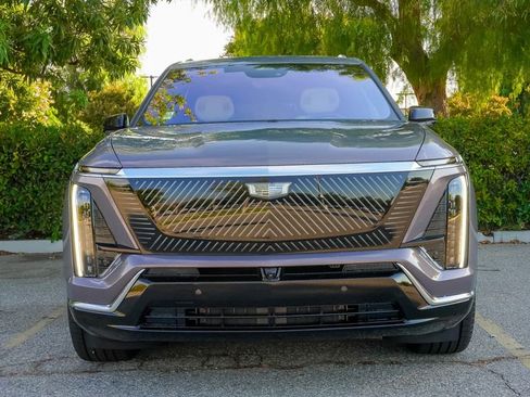 Used 2026 Cadillac Vistiq Luxury image 4