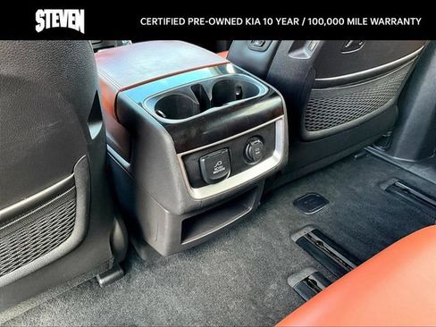 Certified 2023 Kia Carnival SX FWD image 11