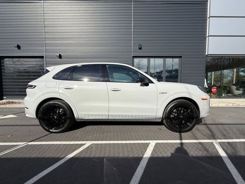 New 2026 Porsche Cayenne E-Hybrid image 8