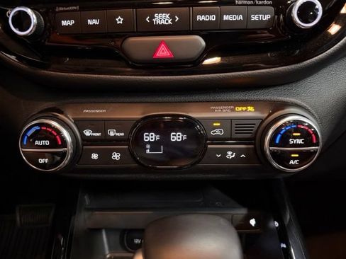 Used 2025 Kia Soul EX FWD image 40