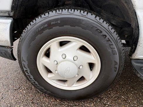 Used 2008 Ford E-350 and Econoline 350 Extended Wagon Super Duty image 17