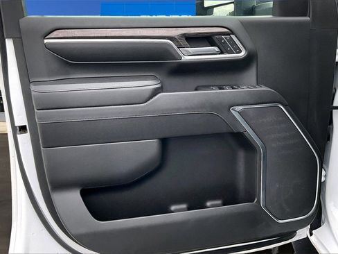 Used 2024 Chevrolet Silverado 2500 LTZ image 21