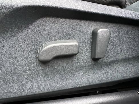 Used 2023 Subaru Ascent Premium w/ Convenience Package image 18