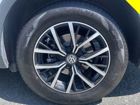 Used 2021 Volkswagen Tiguan SE AWD/4WD image 12