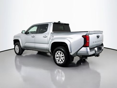 Certified 2024 Toyota Tacoma SR5 AWD/4WD image 5