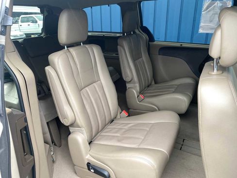 Used 2012 Chrysler Town & Country Touring-L w/ Entertainment Group #2 image 32