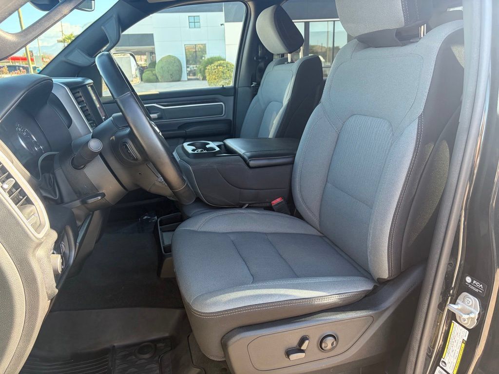 Used 2022 RAM 1500 Big Horn AWD/4WD image 15