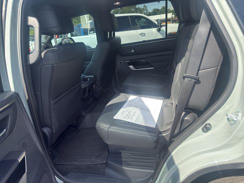 Used 2025 Toyota Sequoia Limited AWD/4WD image 9