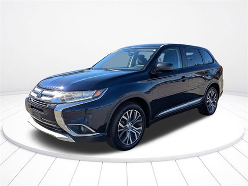 Used 2018 Mitsubishi Outlander ES image 11