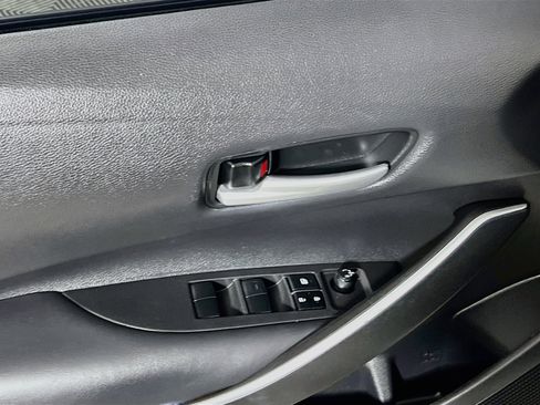 Used 2021 Toyota Corolla SE FWD image 17