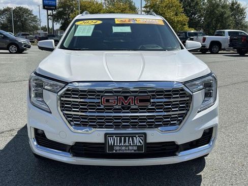 Used 2024 GMC Terrain Denali w/ Denali Premium Package image 2