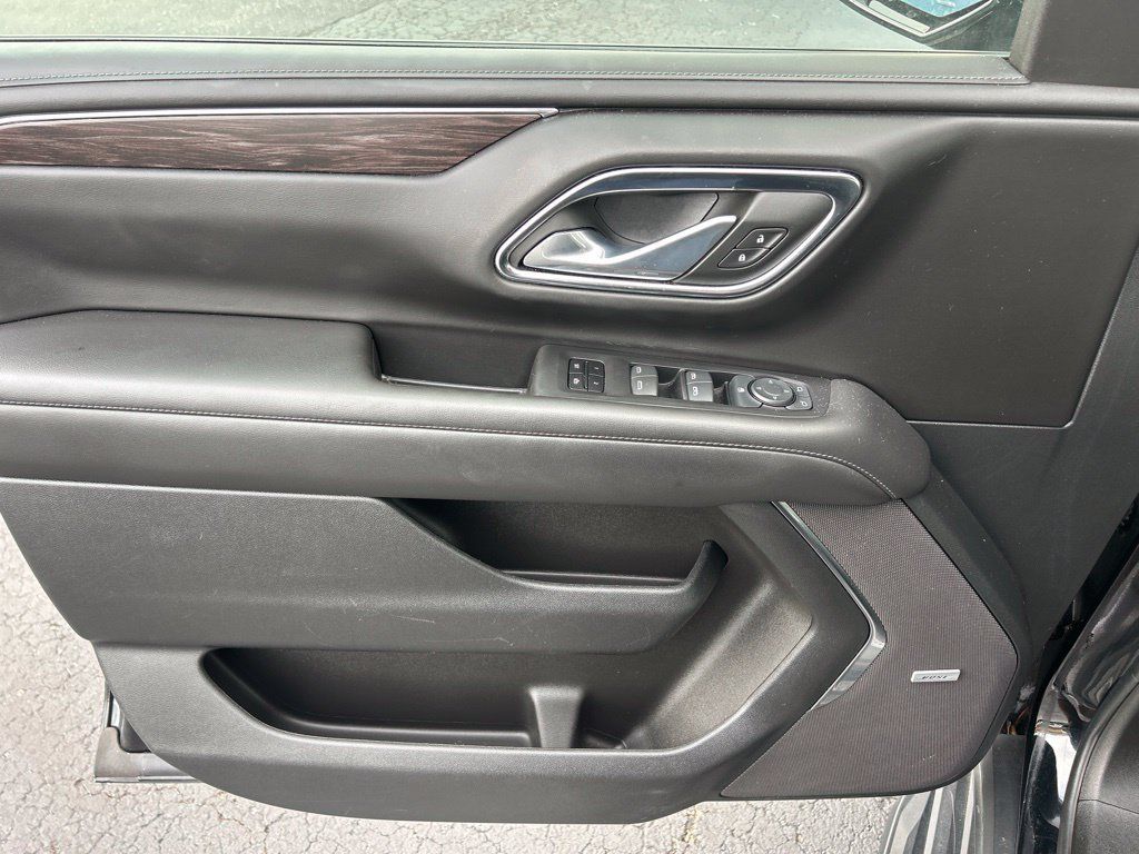 Used 2024 Chevrolet Suburban LT AWD/4WD image 13