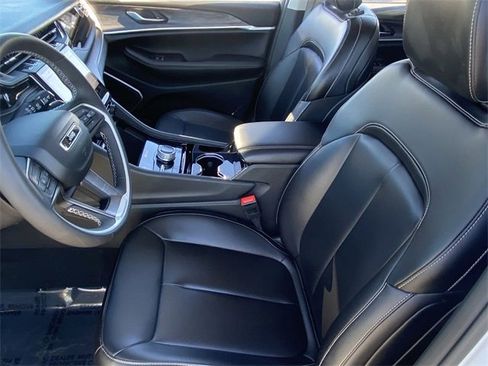 Used 2023 Jeep Grand Cherokee 4WD 4xe image 21