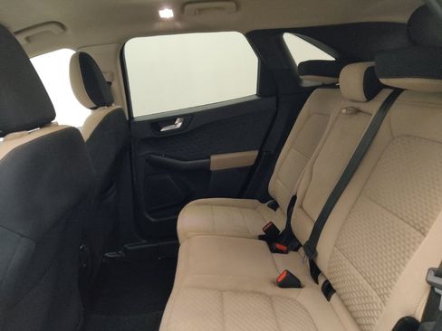 Used 2020 Ford Escape SE FWD image 18