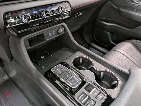 Certified 2025 Honda Pilot Black Edition image 14